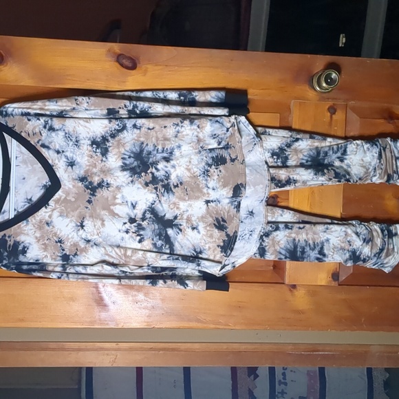 Egs by Elogés* ruched pant w pkts and v neck trim top tye dye jogger set size S/ - Picture 3 of 11